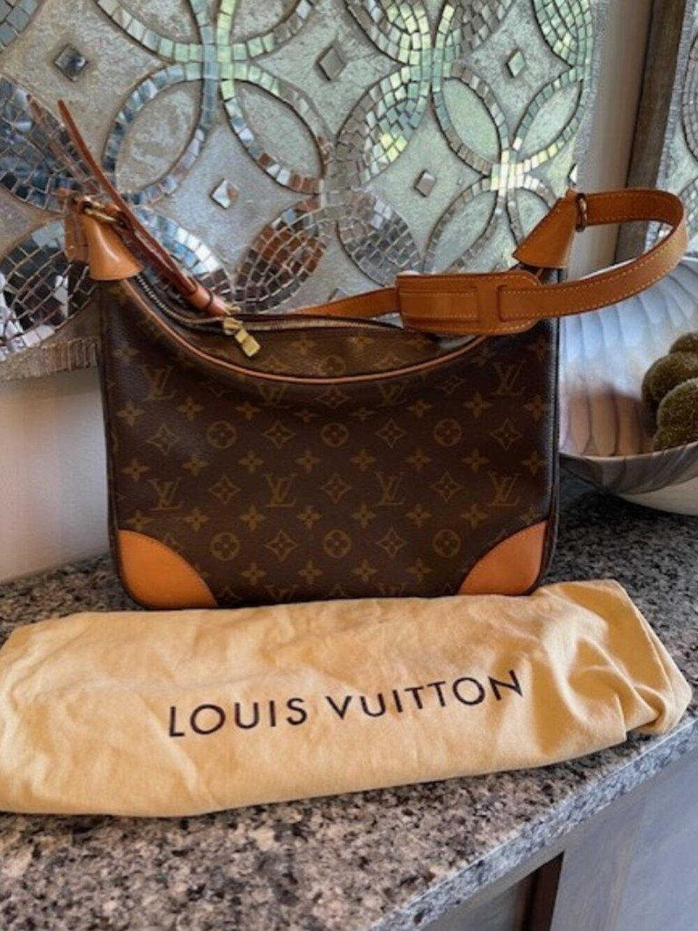 Louis Vuitton Boulonge Shoulder bag / Cross Body